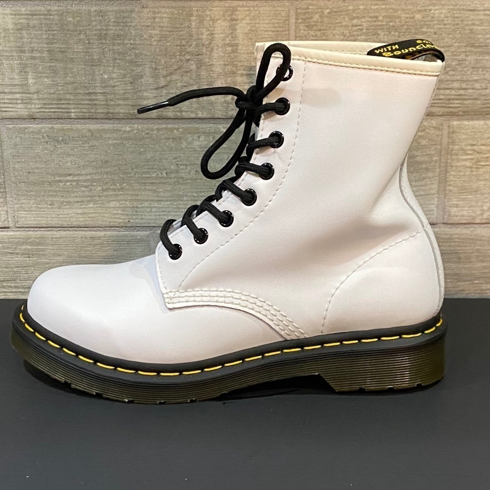 NWOT Dr. Martens 1460 SMOOTH LEATHER LACE UP BOOTS-White- Women's‎ Size 8 - Picture 9 of 12
